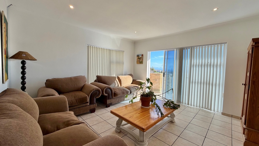 3 Bedroom Property for Sale in Mountainside Western Cape